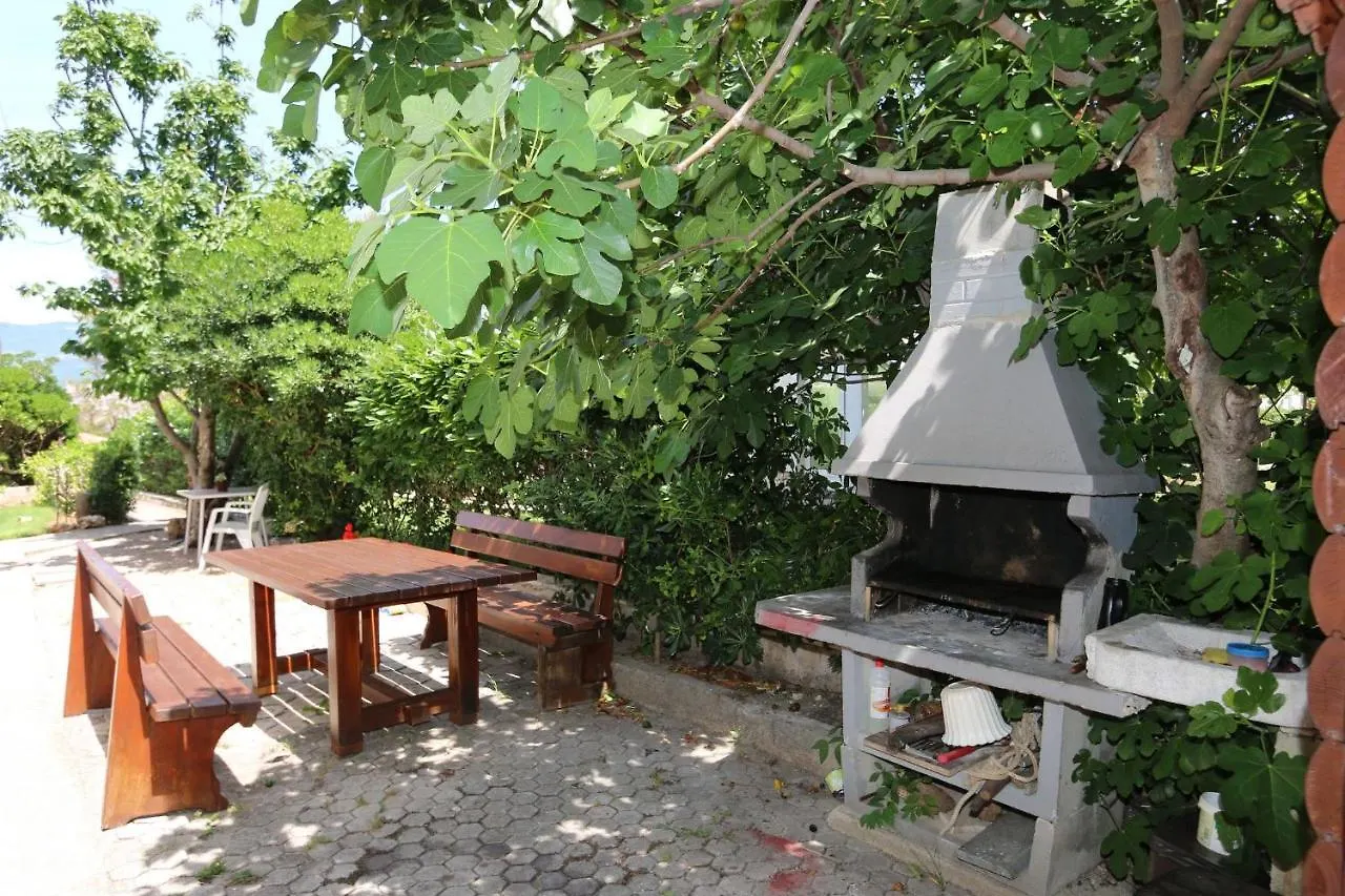 Apartments Brusic Ana Silo