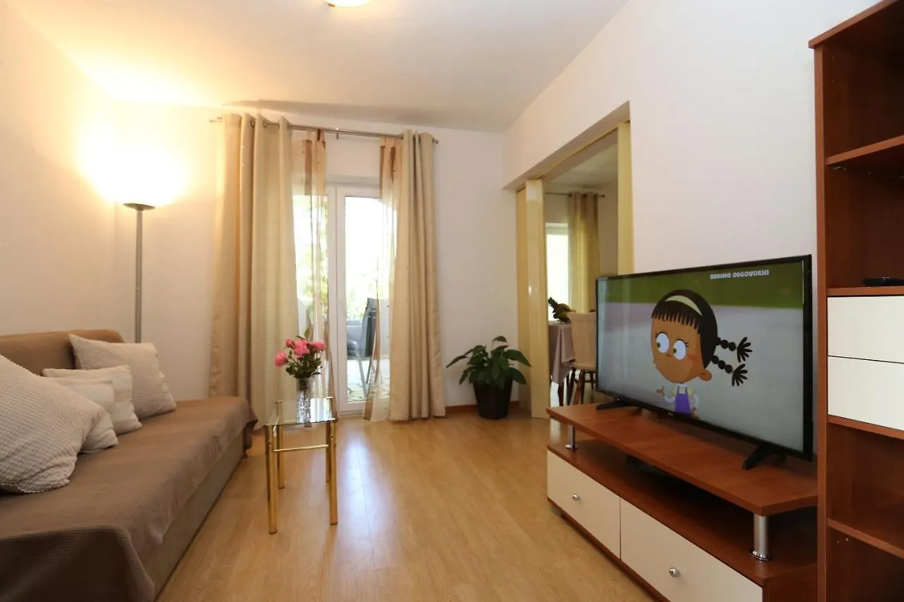 Apartments Brusic Ana Silo