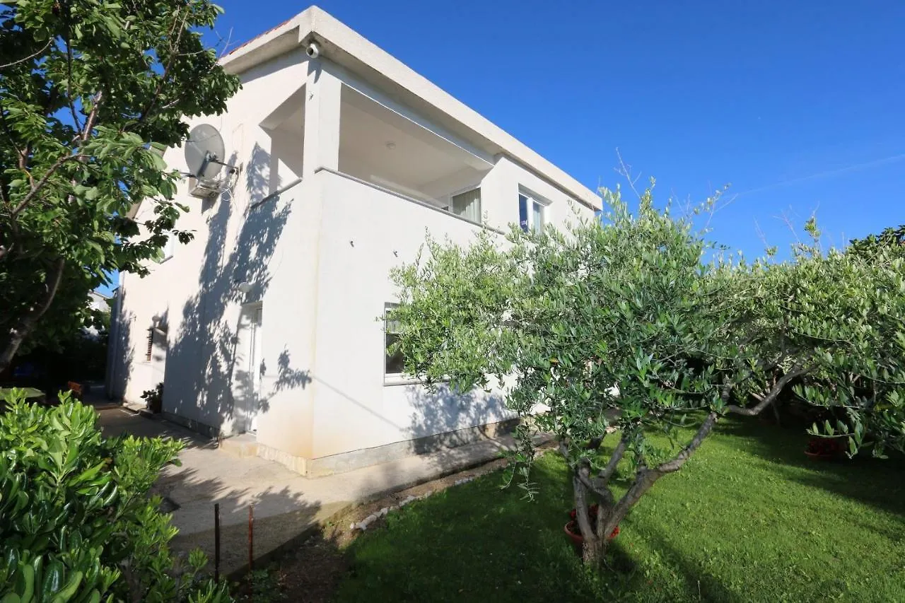 Apartments Brusic Ana Silo  0*, Silo (Krk) Croatia