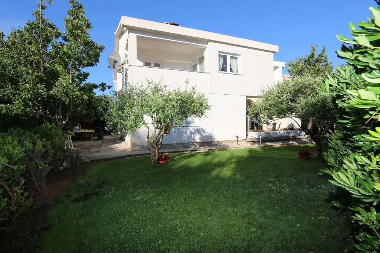 Apartments Brusic Ana Silo